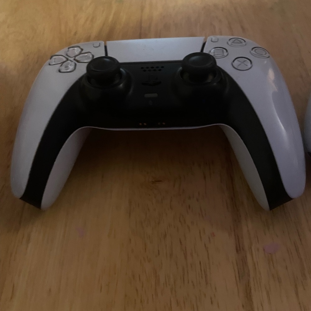 PS5 controller - Picture 4 of 6